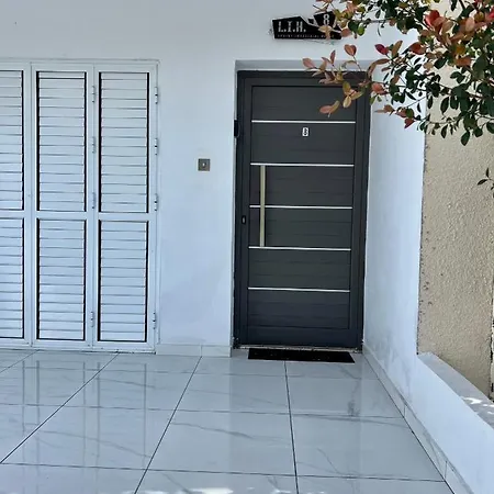 Luxury Industrial House 8 Apartment Paphos Exterior photo